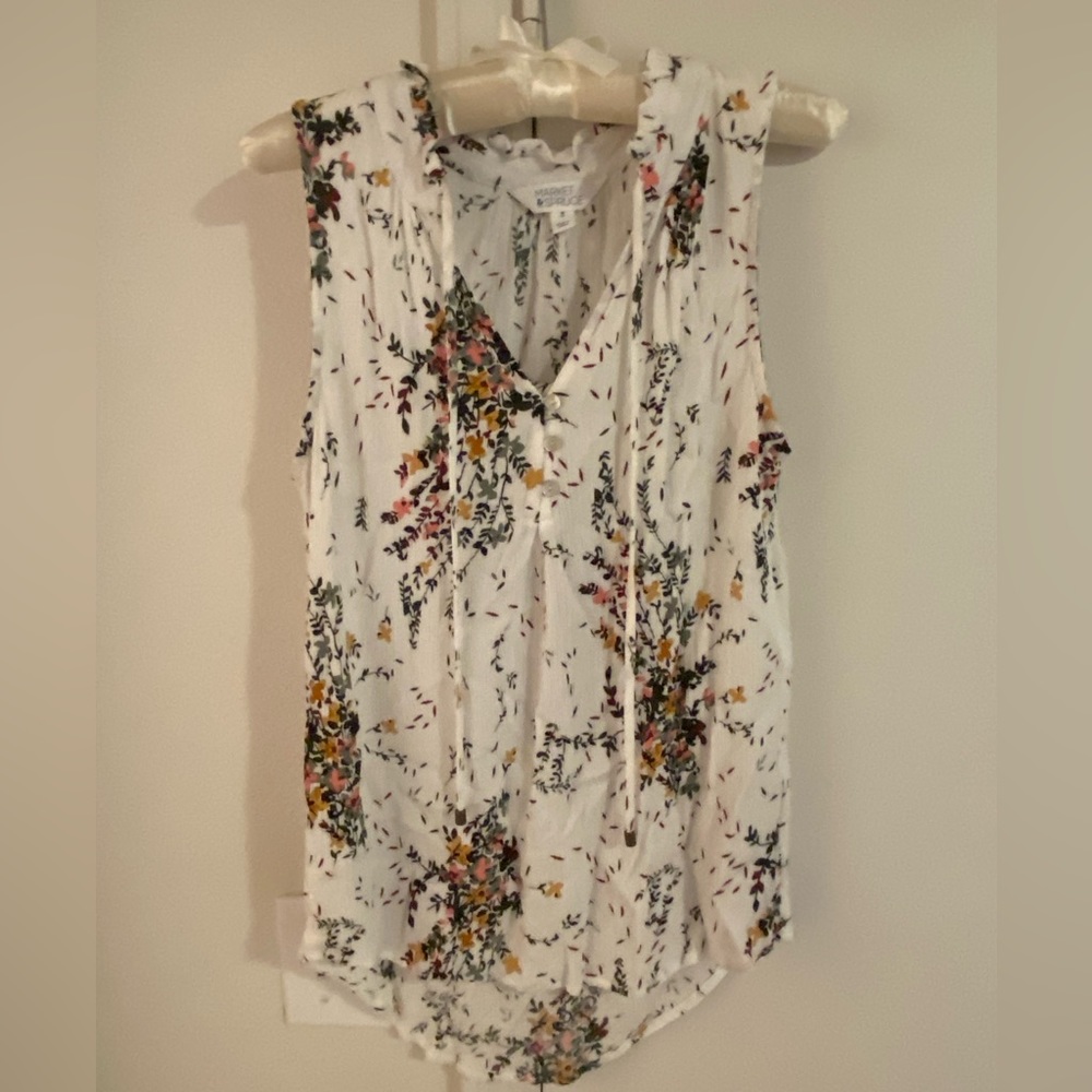 Women’s floral top